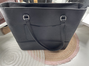 Новая сумка Guess (5 фото из 6)