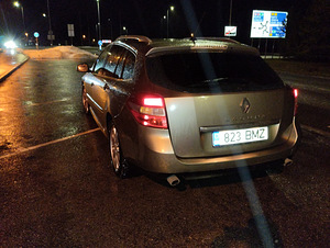 Renault Laguna (3 foto / 7)
