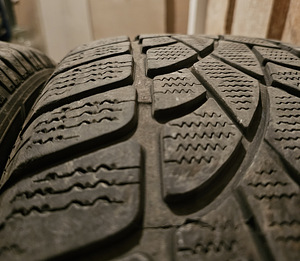 Dunlop Winter sport 245/45/18 5-6mm (3 foto / 6)