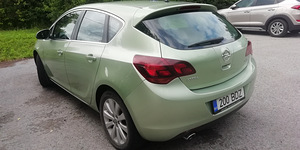 Opel Astra 1.4 Turbo, 103kW (5 foto / 9)