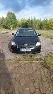 Toyota Avensis D-4D (5 foto / 12)