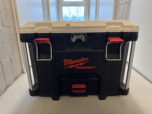 Холодильник Milwaukee PACKOUT