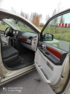 Chryler Grand Voyager V RT 2.8 crd (5 foto / 10)