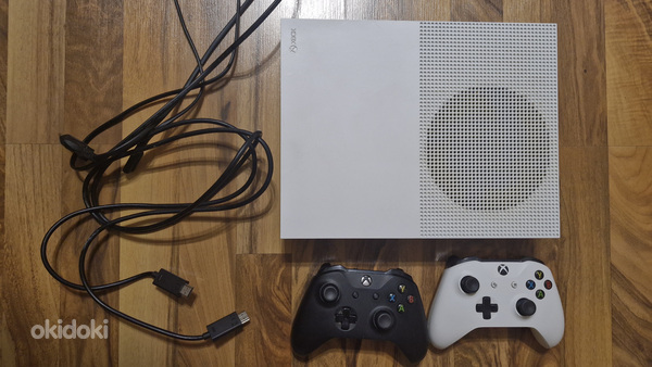 Xbox one 500gb + 2 Joystick