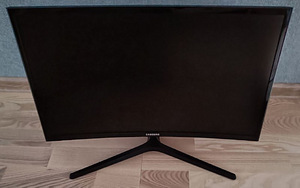Samsung 144Hz монитор (1 фото из 3)