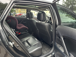 Toyota avensis (7 foto / 10)