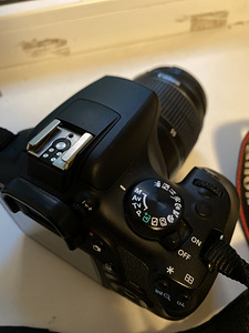 Canon Eos 1300D peegelkaamera (4 foto / 5)