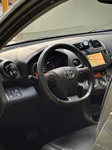 Toyota RAW 4 (4 фото из 15)