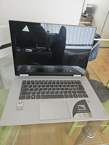 Lenovo Yoga 720-15IKB i7 8GB RAM Geforce GTX1050 (3 foto / 3)