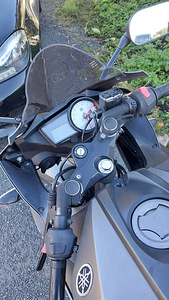 YAMAHA YZF-R125 2012 (3 foto / 9)