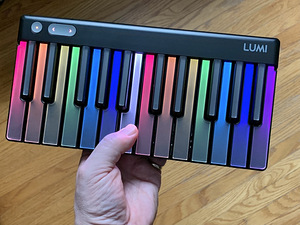 LUMI Keys valgustusega klaviatuur + magnet case (2 foto / 3)