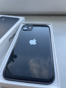 iPhone 11 (2 foto / 3)