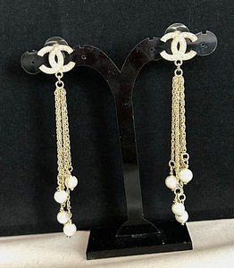 Оригинальные серьги Chanel (4 фото из 6)