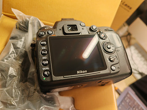 Nikon D7000 DSLR kaamera (2 foto / 6)