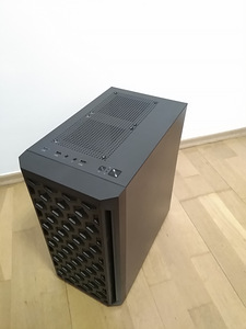 Xeon E5 2689/X79/32GB/SSD 256GB/Radeon RX 470 8GB (4 foto / 10)