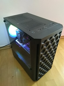 Xeon E5-2676/X99/32GB RAM/SSD 512GB/Radeon RX 470 8GB (1 foto / 10)