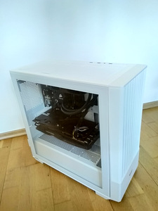 Ryzen 5 3600/A520M/16GB RAM/SSD 512GB/RX 5700 XT OC 8GB (1 foto / 10)