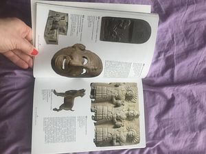 Книги (2 фото из 10)