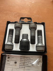 Salajased poldid mb ml w164 2006 (2 foto / 2)