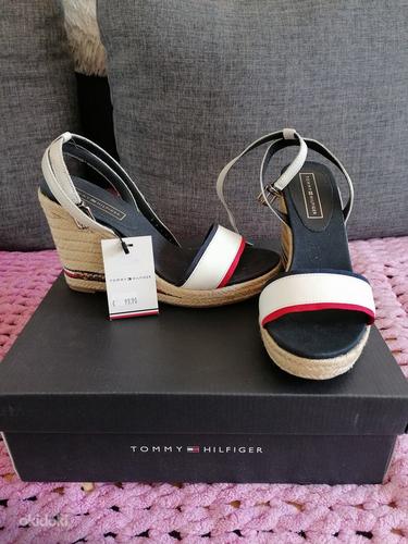 Tommy Hilfigeri sandaalid, suurus 39 (foto #1)