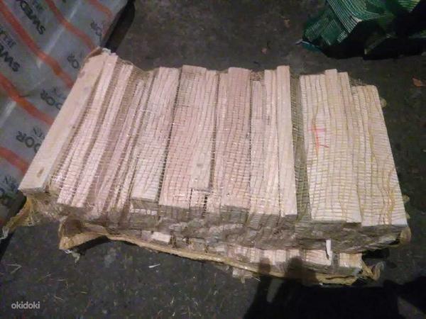 Сухие дрова в сетках (фото #1)