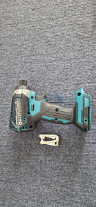 UUS Akulöökkruvikeeraja Makita DTD153Z (2 foto / 2)