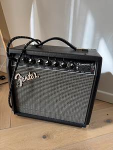 Fender Champion II 25 (1 фото из 1)