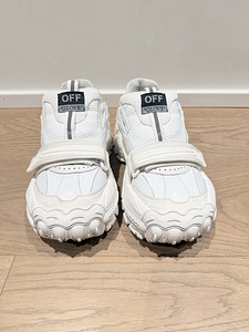 OFF-White tossud! (2 foto / 4)
