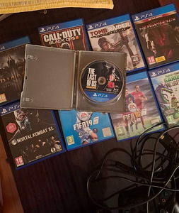 PS4 (обычная) 5 игр + 2 контроллера + кабель питания (2 фото из 2)