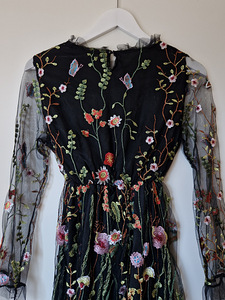Платье из органзы с вышивкой (XS-S)