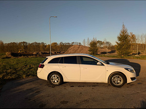 Opel Insignia 2.0d 96kw 2014 facelift (3 foto / 10)