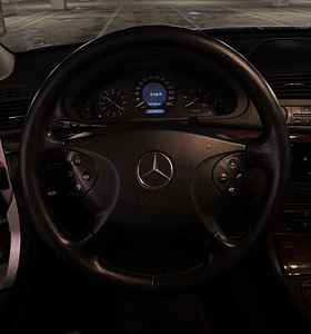 Mercedes Benz E220 CDi (9 foto / 9)