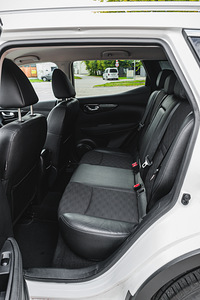 Nissan Qashqai 1.2 85kW (11 foto / 15)