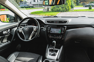 Nissan Qashqai 1.2 85kW (13 foto / 15)
