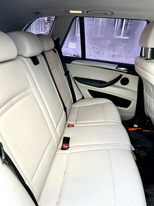 BMW X5 E70 3.0D Sports Package (8 foto / 11)