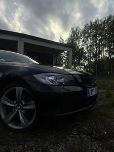 BMW 320i 2005 110kw manuaal (2 foto / 15)