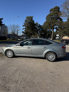 Ford Mondeo 2010 (4 foto / 11)