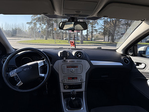 Ford Mondeo 2010 (6 foto / 11)