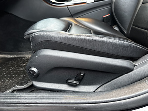 Mercedes-Benz C220d AMG Burmester (11 foto / 15)