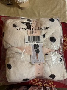 Новый халат Victoria’s Secret M/L (2 фото из 3)