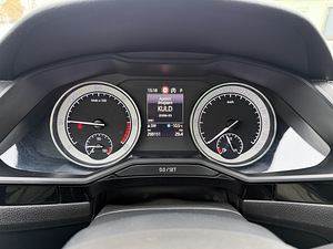 Skoda Superb L&K (10 foto / 13)