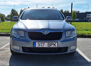 Skoda Superb 3.6 V6 191kW (2 foto / 10)