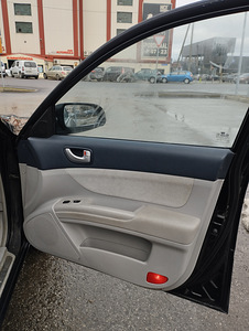 Sonata Hyundai 2.4 manual (6 foto / 9)