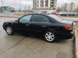 Sonata Hyundai 2.4 manual (5 foto / 9)