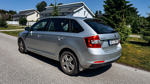 Skoda Rapid (5 foto / 11)