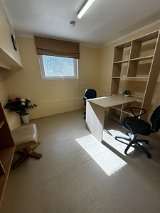 10 m² kabinet maniküürile/pediküürile- valmis tööks (2 foto / 11)