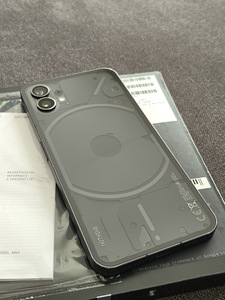 Nothing Phone 1 128gb (3 foto / 4)