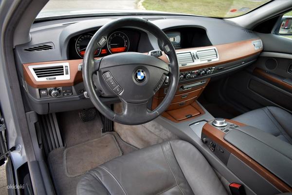 BMW 740i 2006a (foto #11)