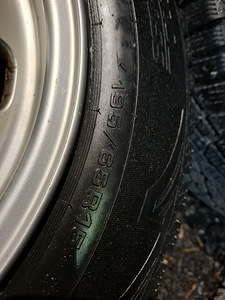 BMW e39 5x120 valuveljed 15" koos naastrehvidega 195/65R15 (3 foto / 6)
