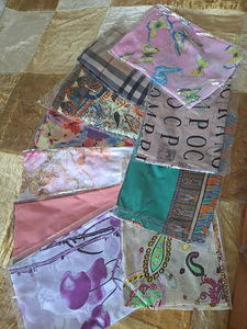 Шарф и подарок (1 фото из 10)